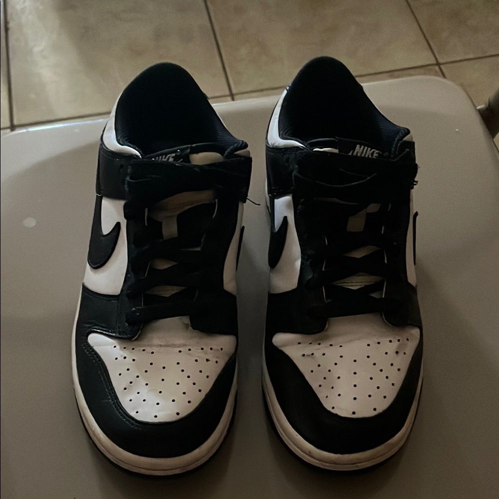 Nike Men's Black and White Sneakers